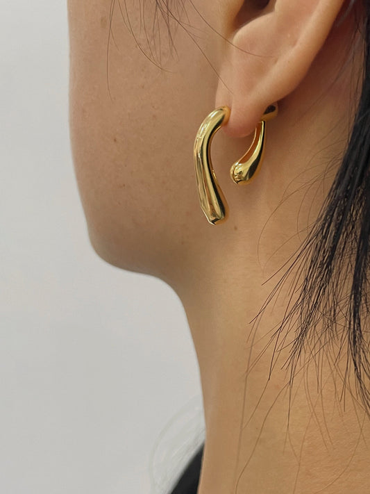 Irregular Twist Stud Earrings THESVELTECHIC