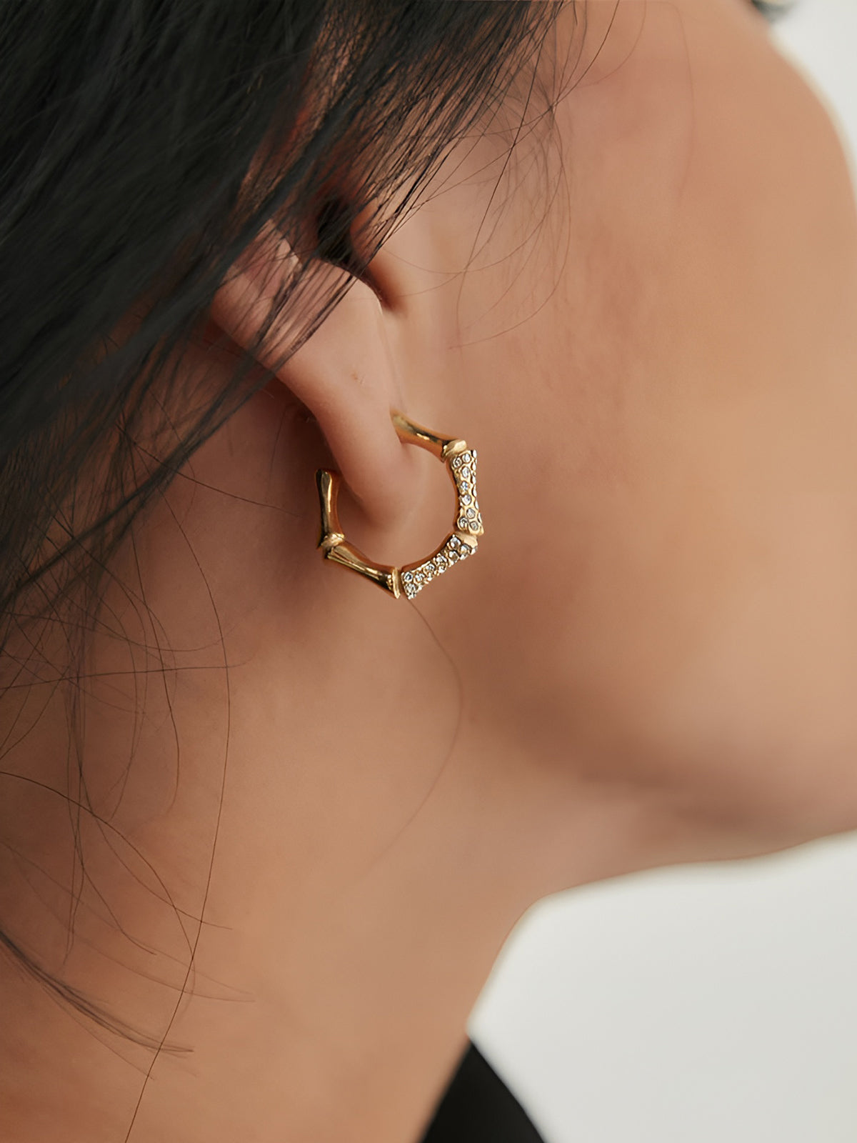 Bamboo Rhinestone Hoop Earrings THESVELTECHIC