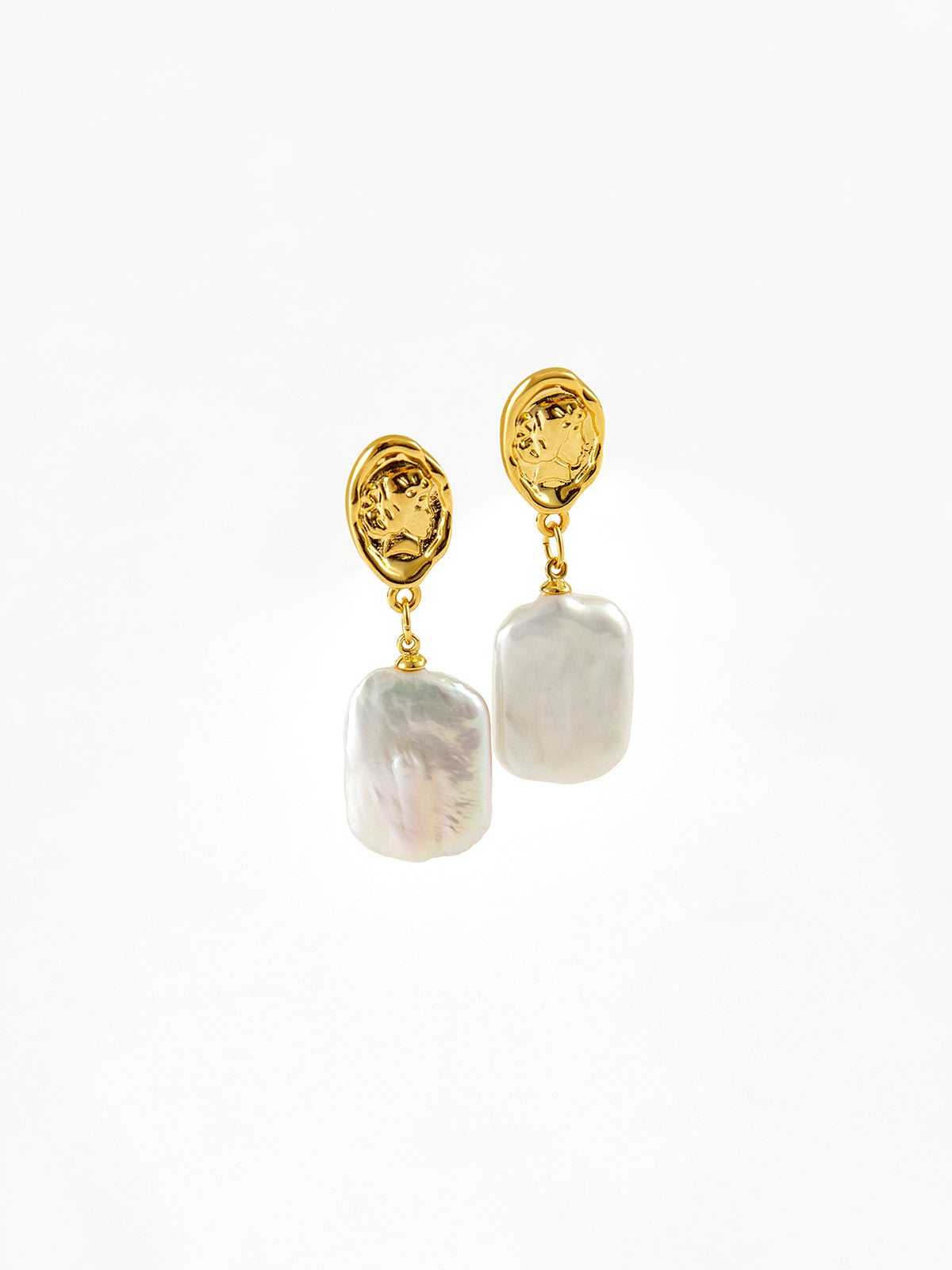 Baroque Pearl Pendant Earrings THESVELTECHIC