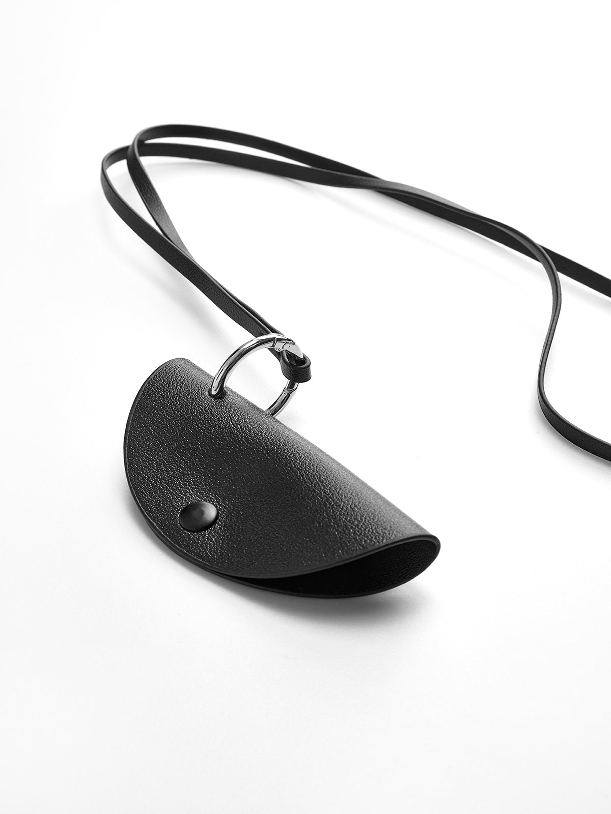 Anahtar Kılıfı Kolye THESVELTECHIC