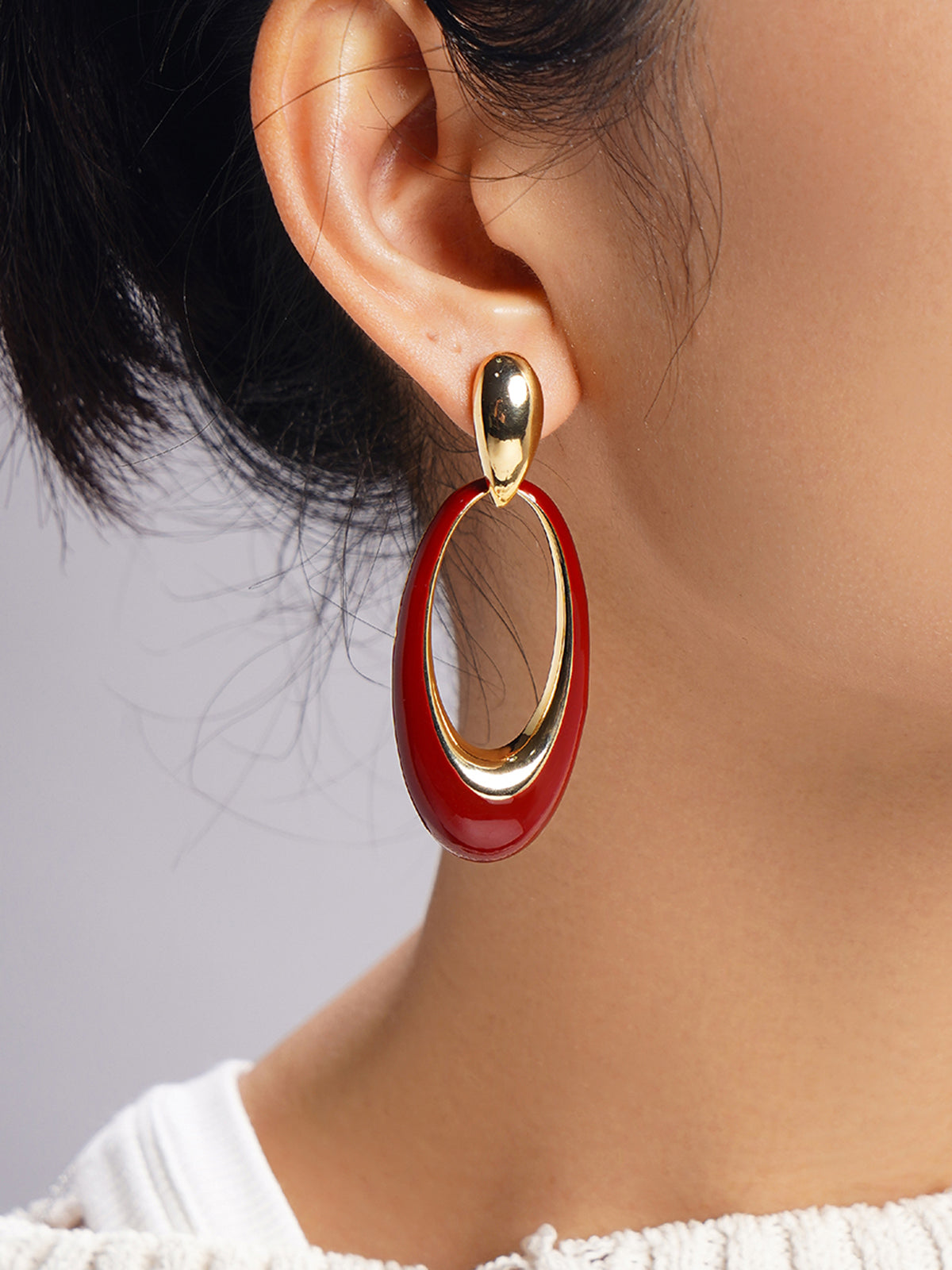 Oil Drop Oval Hoop Earrings THESVELTECHIC