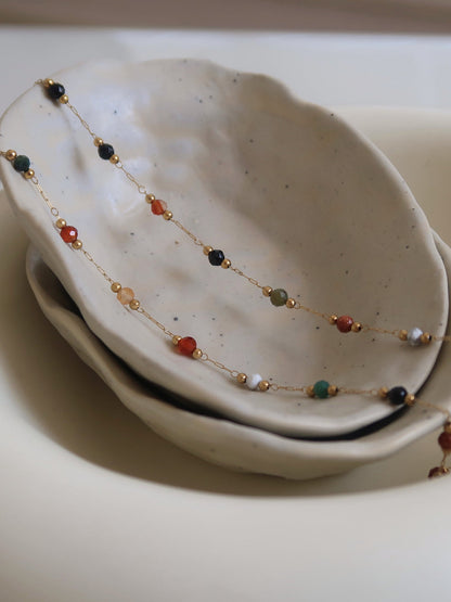 Renkli Boncuklu Bağlantılı Kolye THESVELTECHIC
