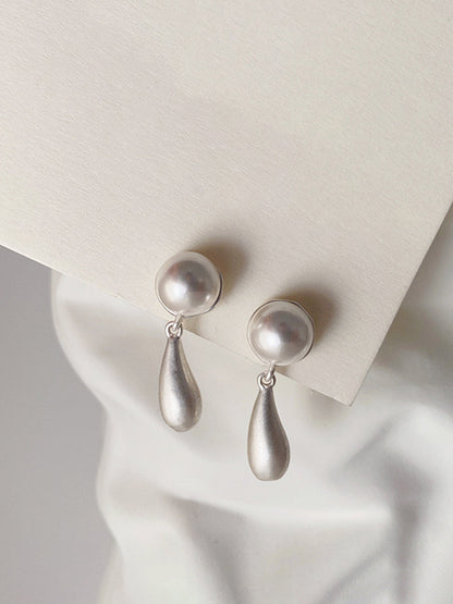 Pearl Water Drop Charm Earrings THESVELTECHIC