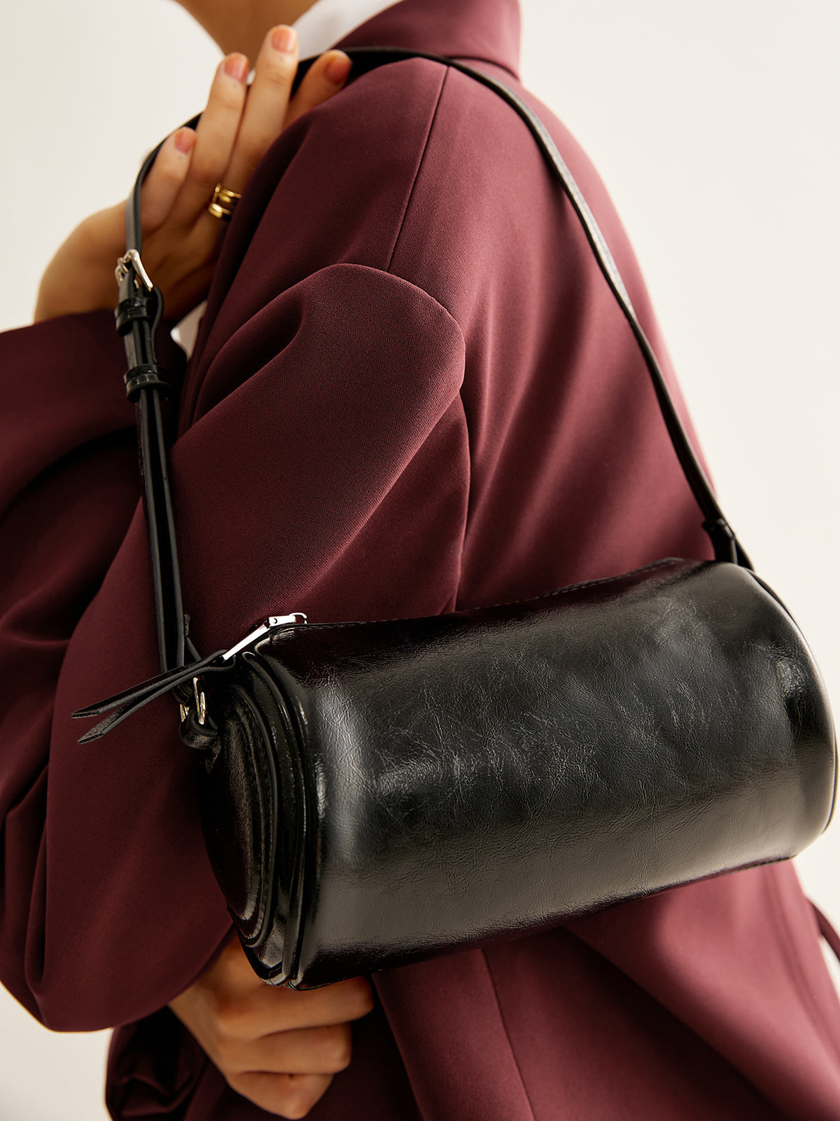Cylindrical Zipper Bowling Shoulder Bag THESVELTECHIC