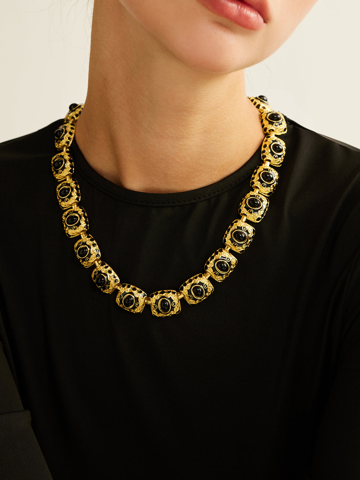 Vintage Emaye Kolye THESVELTECHIC