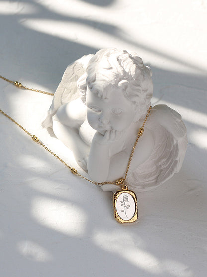 Kabartmalı Gül Kare Kolye THESVELTECHIC