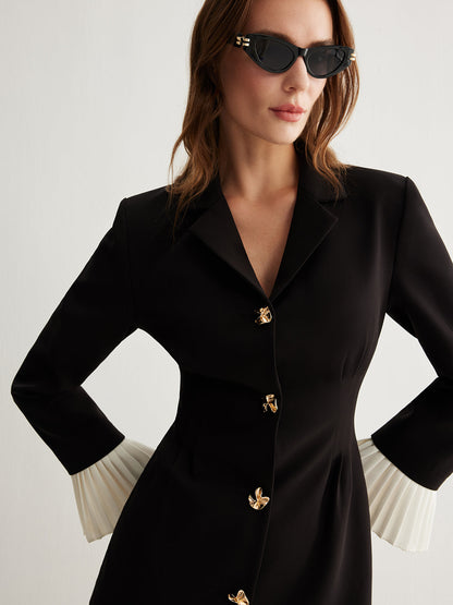 V-Yaka İki Renkli Plise Düğmeli Elbise Quvarse