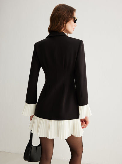 V-Yaka İki Renkli Plise Düğmeli Elbise Quvarse