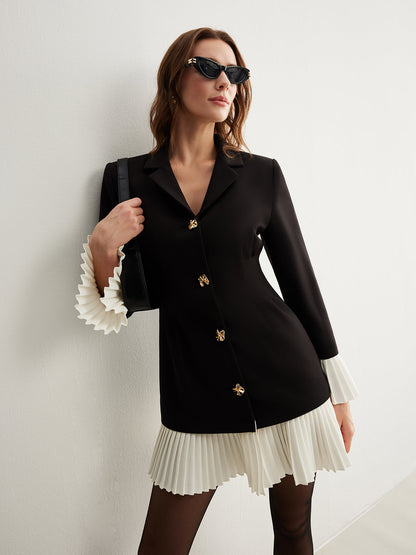 V-Yaka İki Renkli Plise Düğmeli Elbise Quvarse