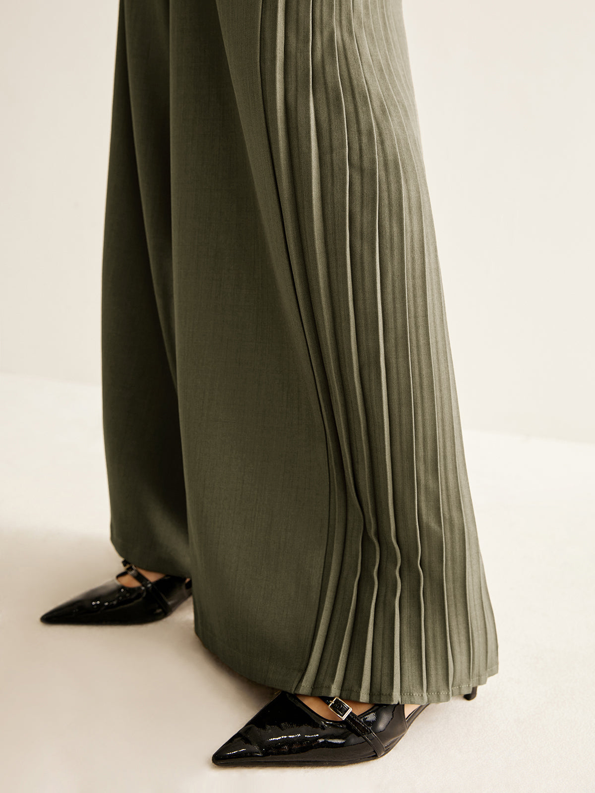 Side Pleated Wide-Leg Pants COMMENSE