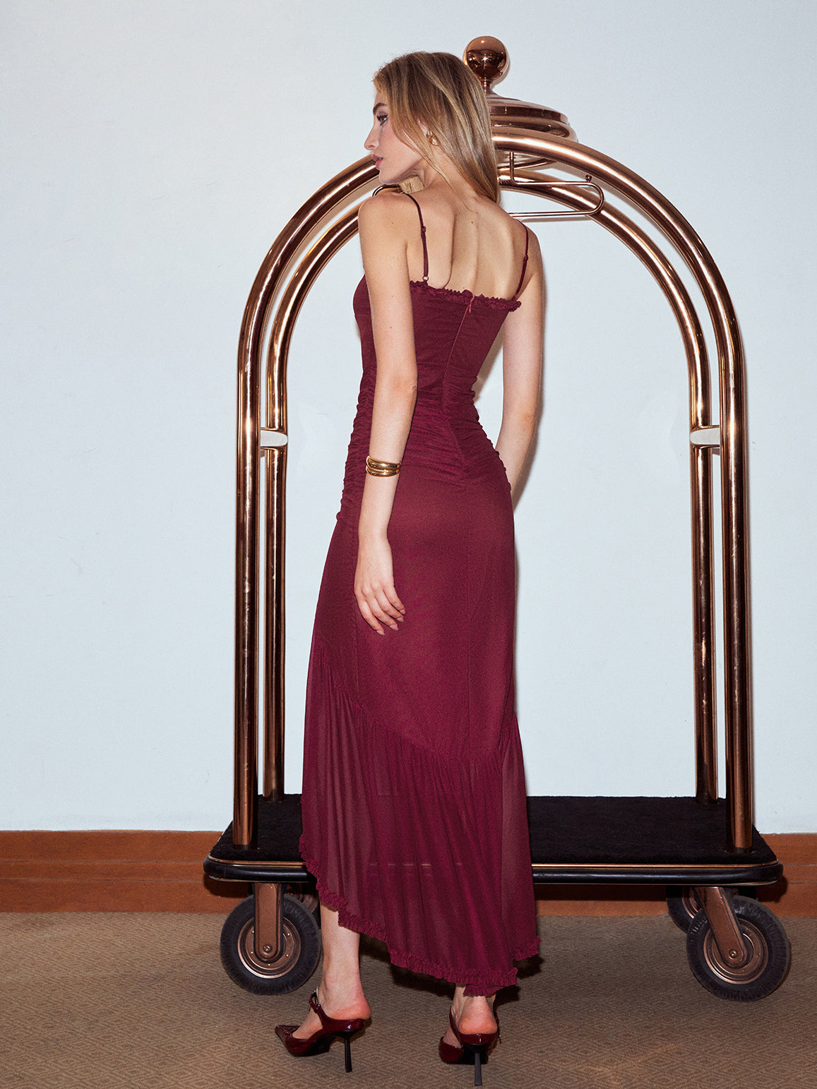 Fırfırlı File Panelli Askılı Elbise Quvarse