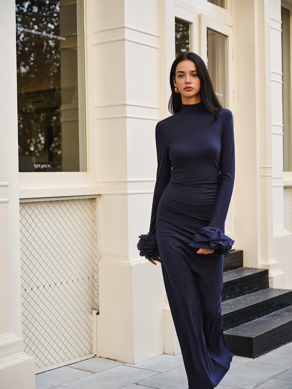 Şık Volanlı Yırtmaçlı Jarse Uzun Elbise Quvarse