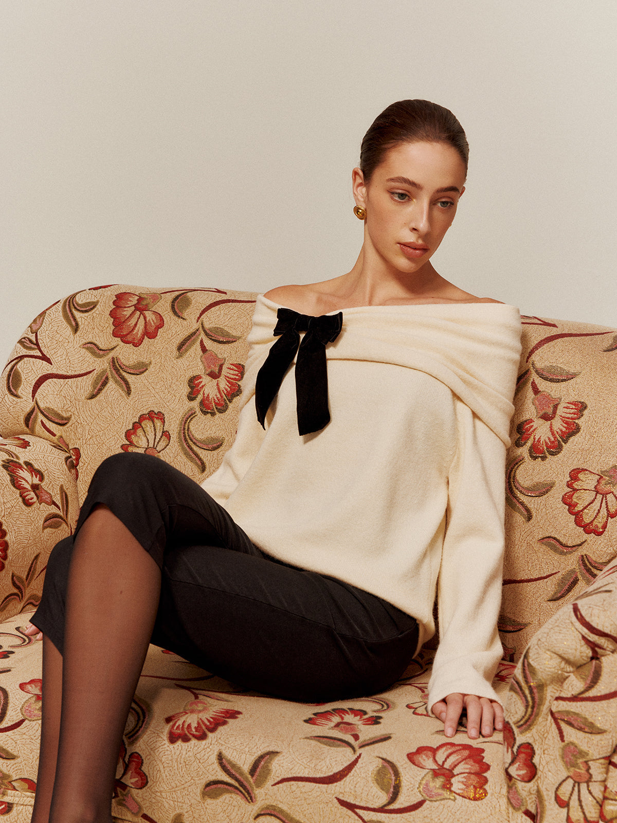 Şık Kadife Fiyonk Off-Shoulder Büzgülü Kazak Shine Aura