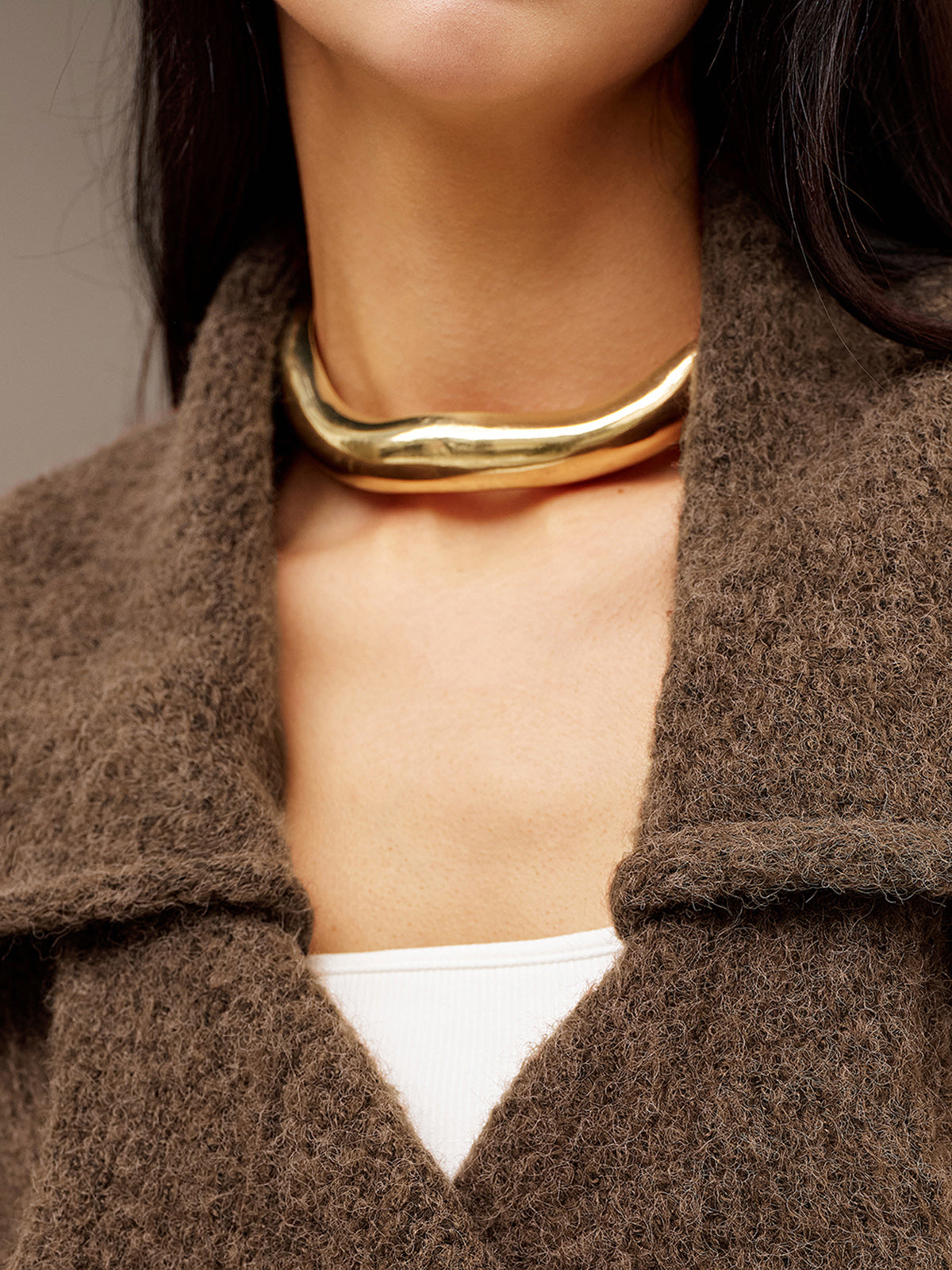 Düzensiz Lav Parçası Kalın Açık Choker THESVELTECHIC