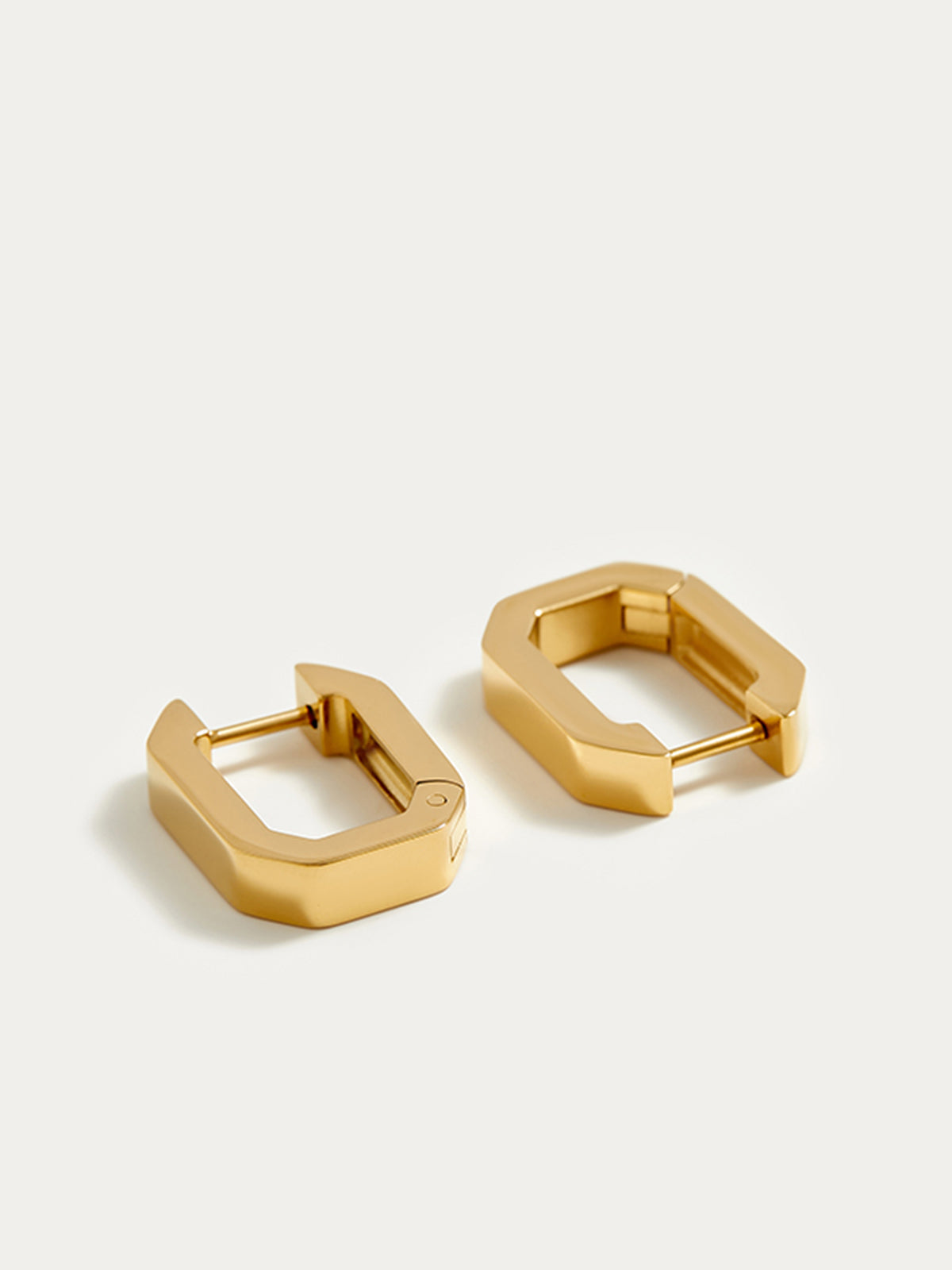 Şık U Şeklinde Minimalist Küpeler THESVELTECHIC