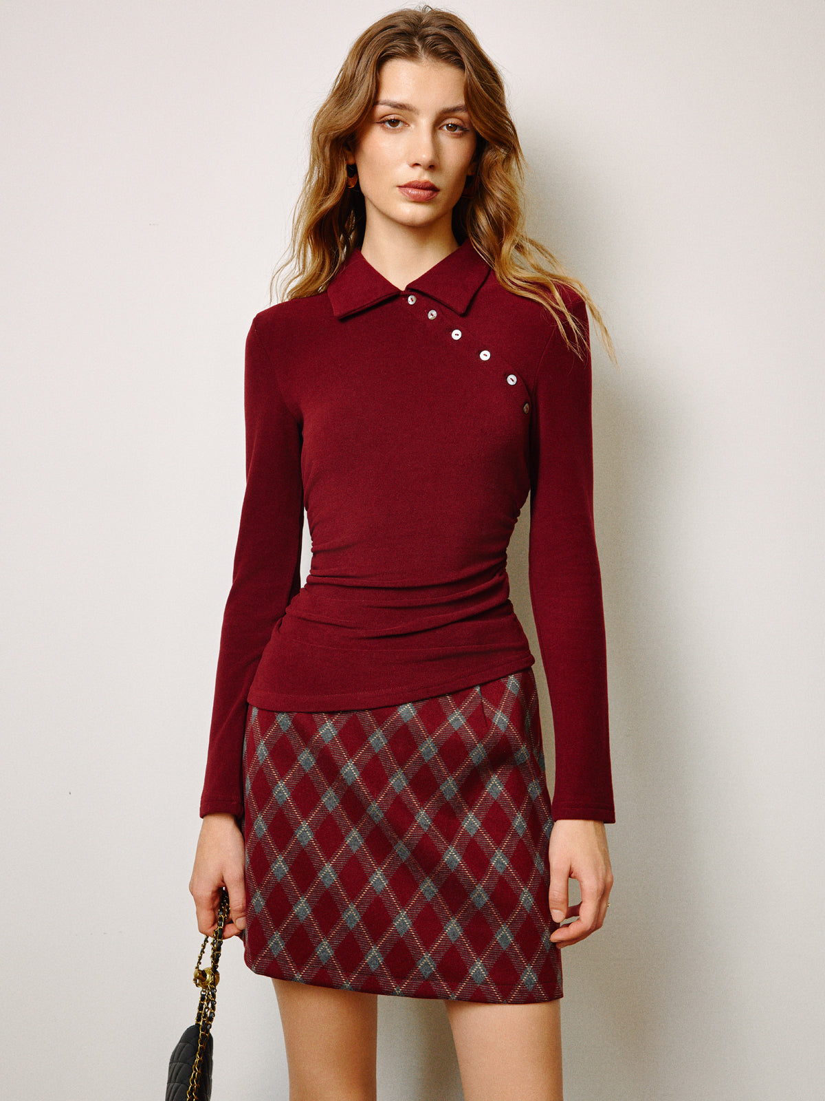 Şık Asimetrik Düğme Detaylı Skinny Fit Polo Bluz THESVELTECHIC