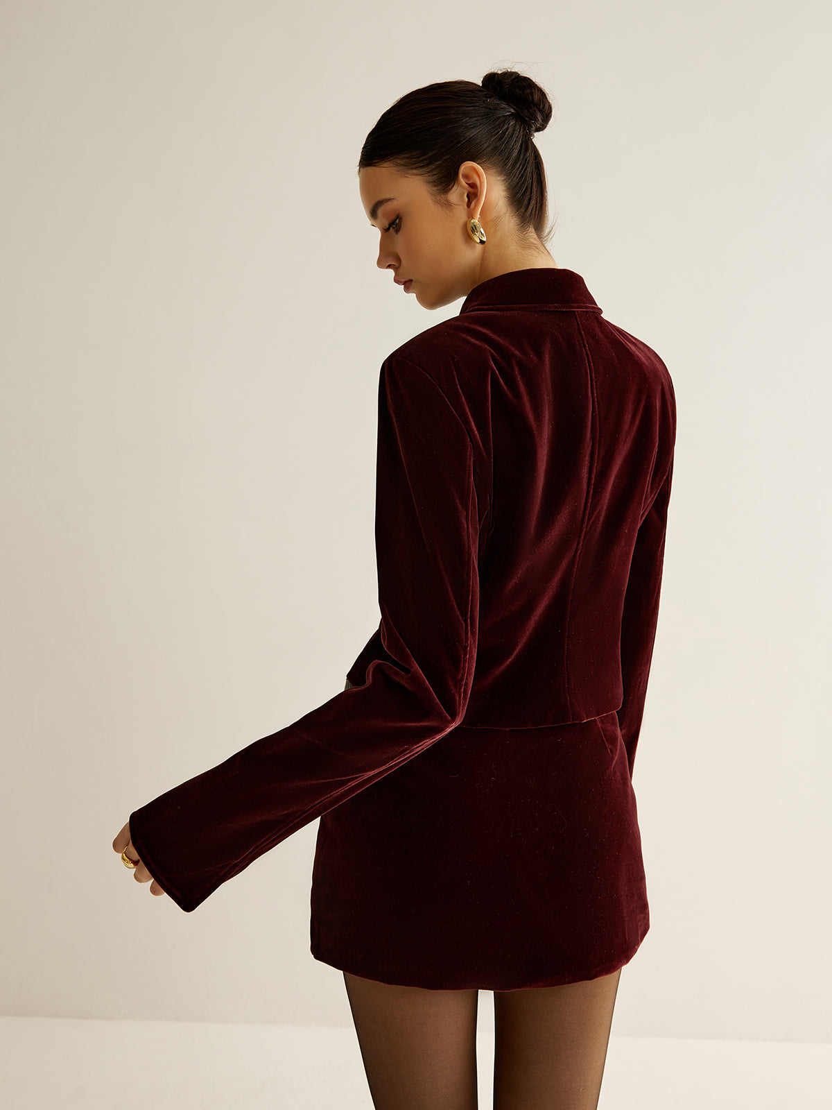 Velvet Collar Short Blazer Quvarse