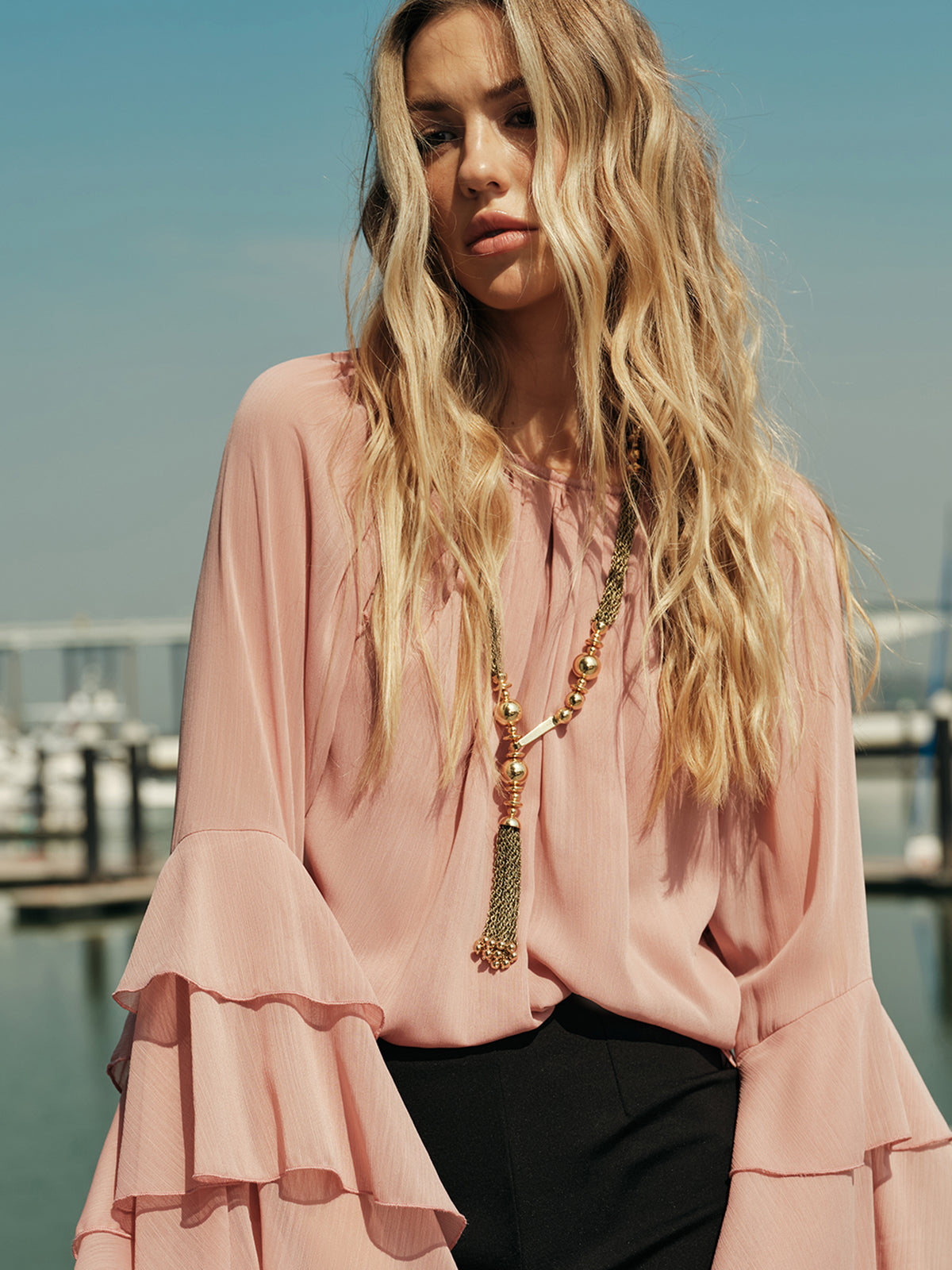 Şık Metal Boncuk ve Püskül Kolye THESVELTECHIC