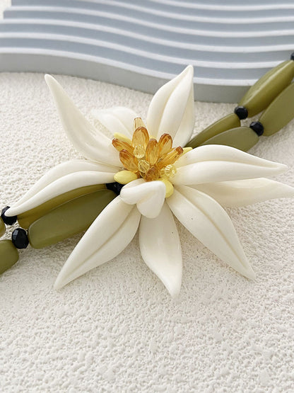 Çekici Çiçek Desenli Boncuklu Bilezik Zarif Detaylarla THESVELTECHIC