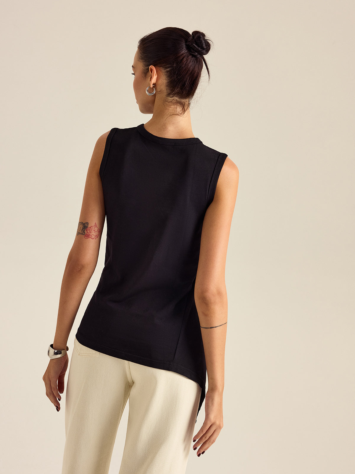 Trend Asimetrik Fit Pilili Atlet THESVELTECHIC