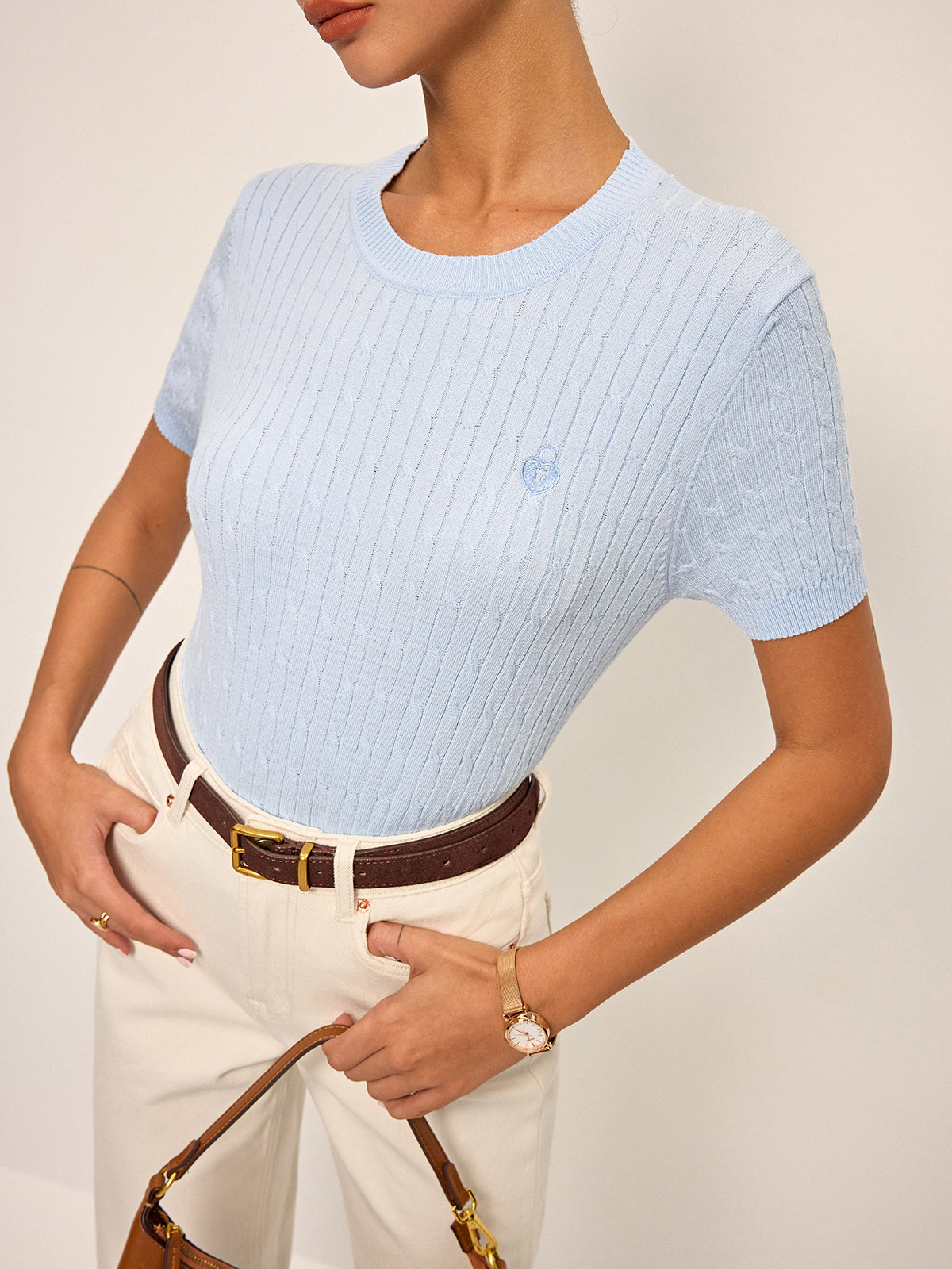 Kalp İşlemeli Yüksek Yaka Kablolu Örgü T-shirt THESVELTECHIC