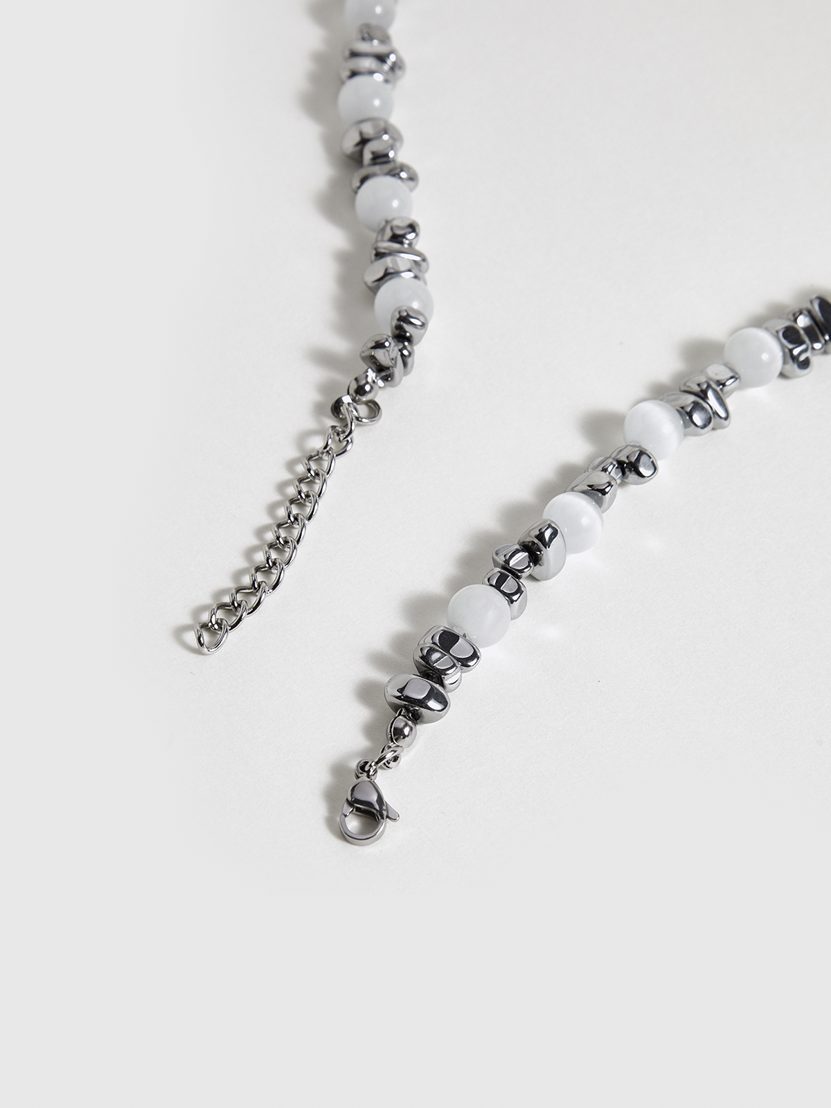 İnci ve Gümüş Boncuklu Choker Kolye THESVELTECHIC