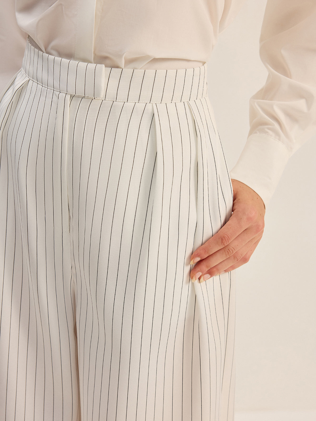 Pinstripe Geniş Paça Pantolon THESVELTECHIC