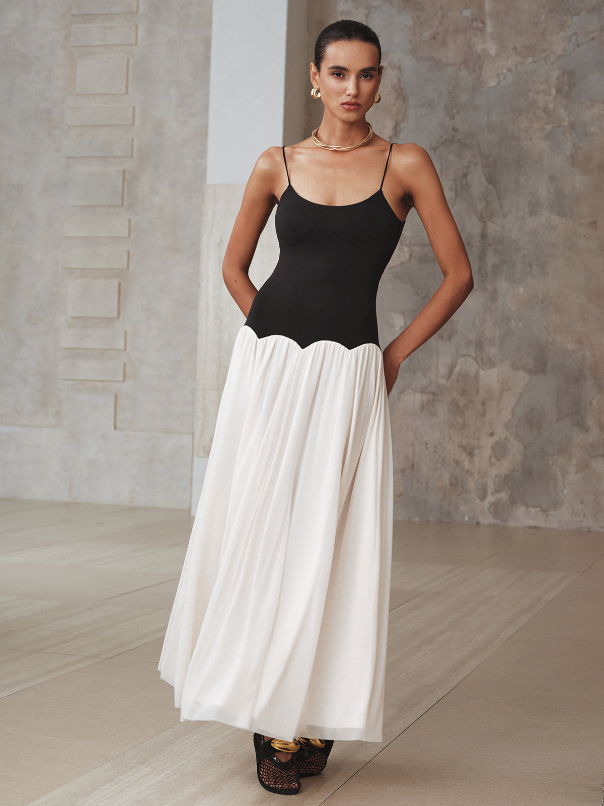 Color-Blocked Backless Cami Maxi Dress COMMENSE