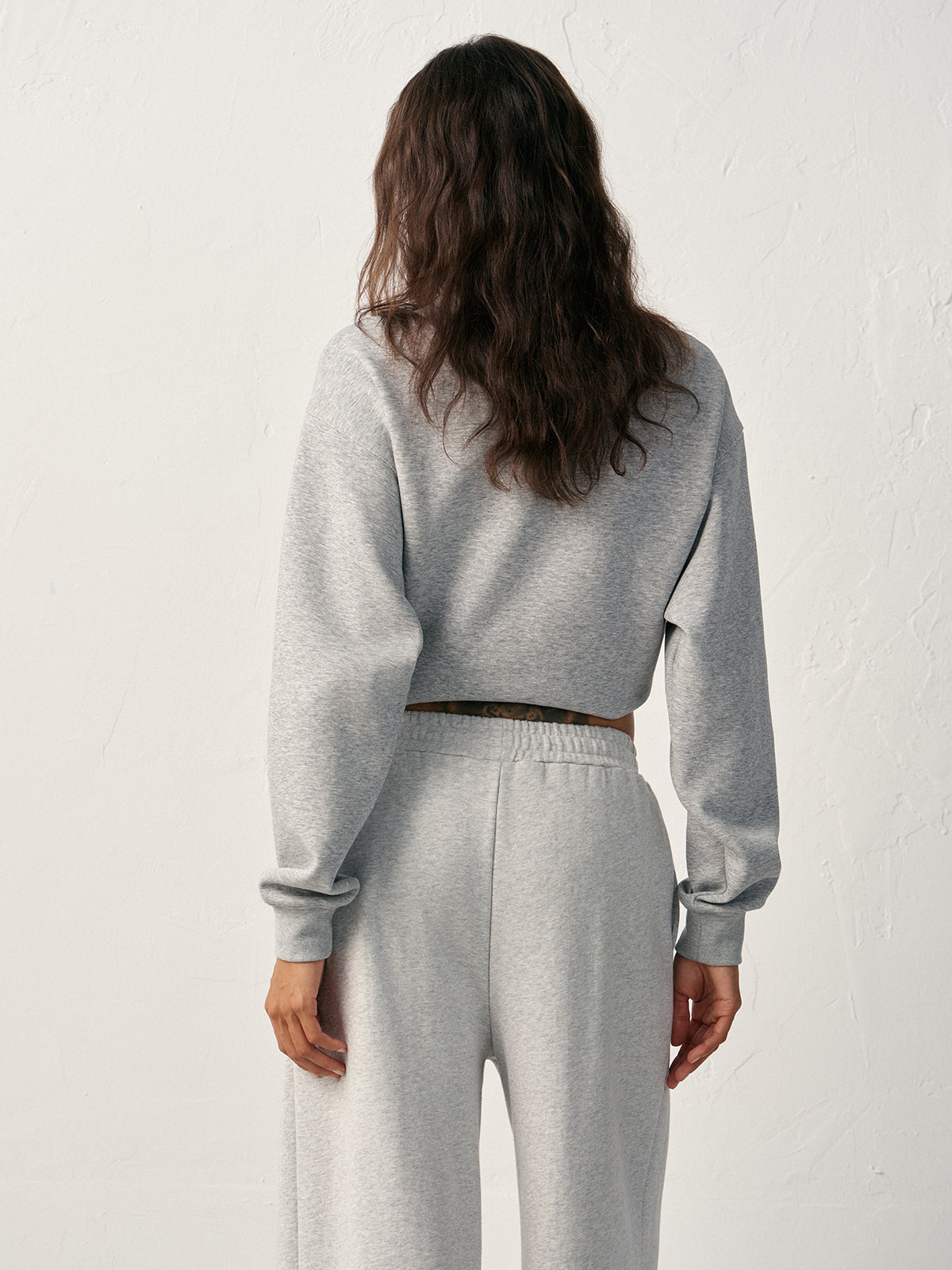 Pamuk Karışımlı Yuvarlak Yaka Sweatshirt THESVELTECHIC