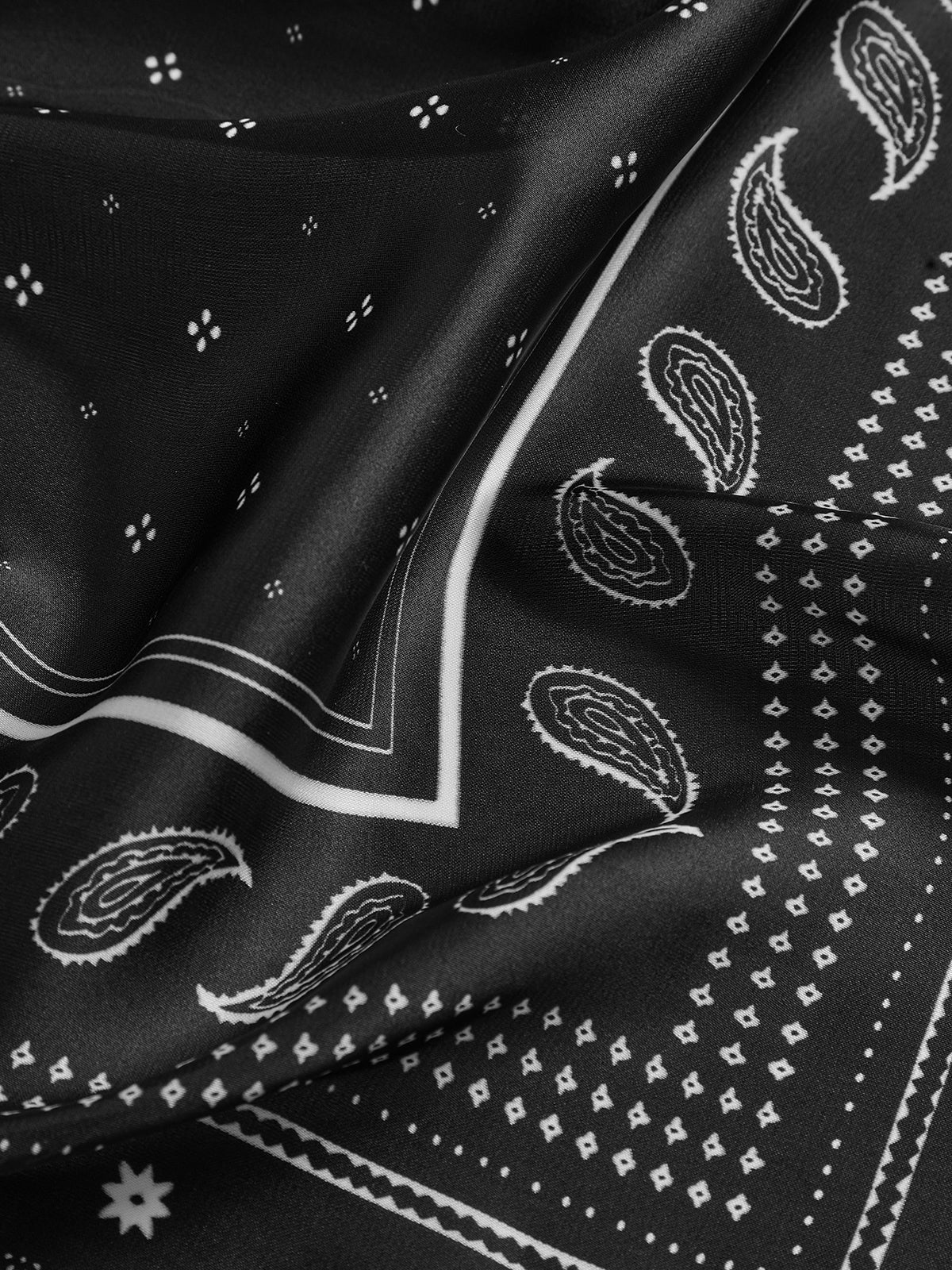 Kare Desenli Şık ve Trendy Paisley Eşarp THESVELTECHIC