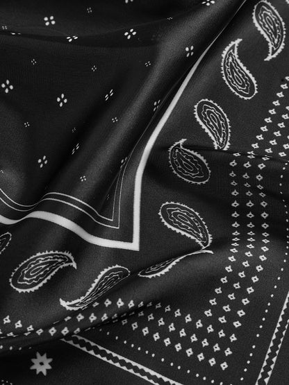 Kare Desenli Şık ve Trendy Paisley Eşarp THESVELTECHIC
