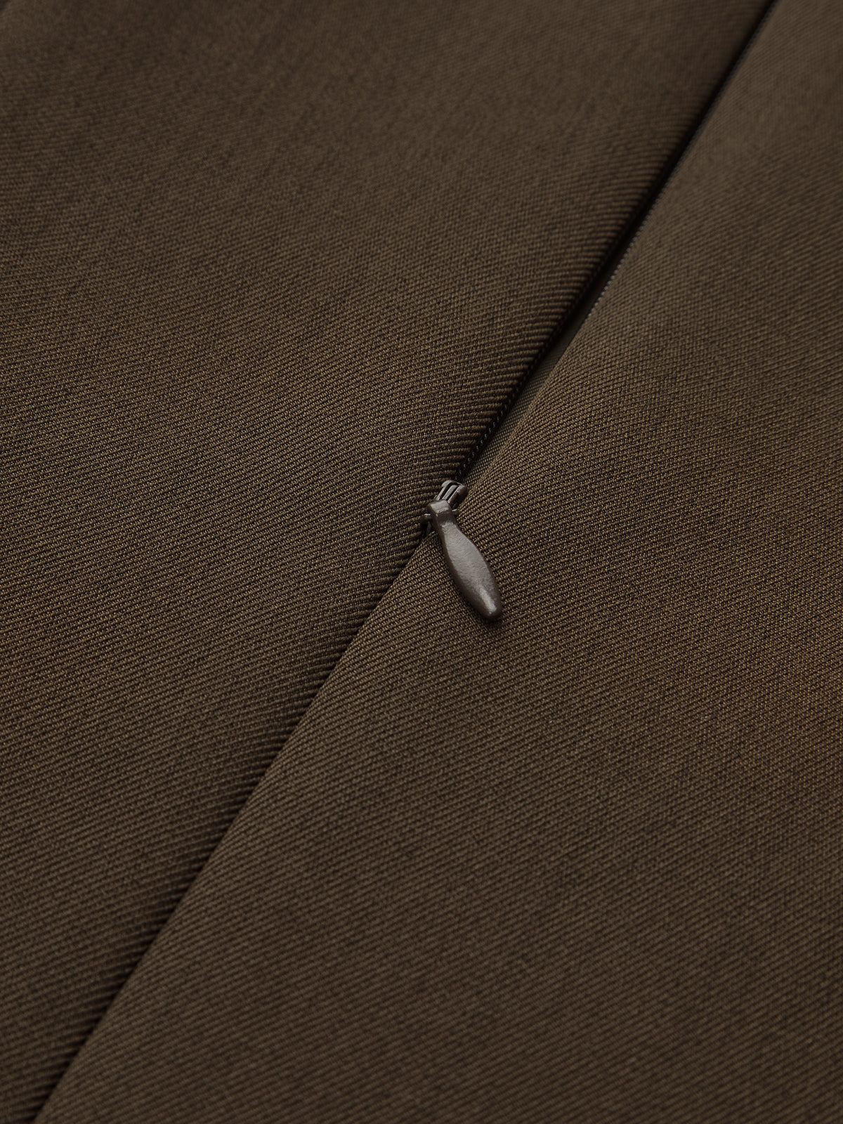 Metal Yan Düğmeli Uzun Kollu Midi Elbise THESVELTECHIC