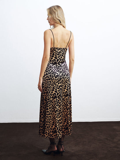 Dantelli Kenar Saten Asimetrik Arkası Açık Midi Elbise (Kopya) THESVELTECHIC