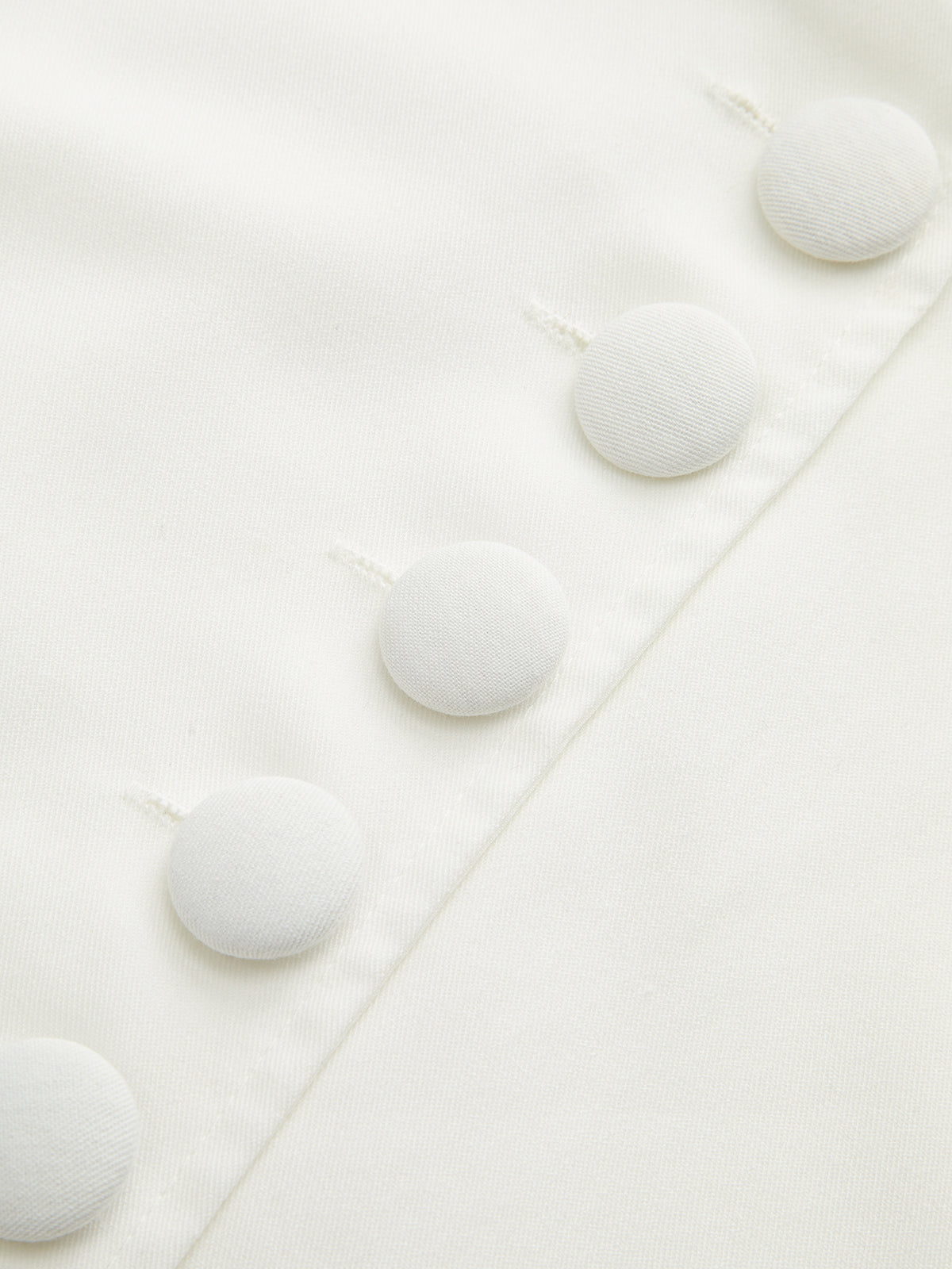 V Yaka Düğmeli Midi Elbise THESVELTECHIC