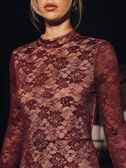 Dantel Uzun Kollu Vücuda Yapışkan Geri Açık Maksi Elbise THESVELTECHIC