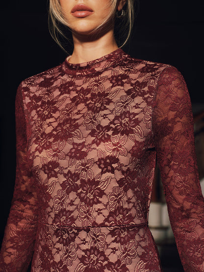 Dantel Uzun Kollu Vücuda Yapışkan Geri Açık Maksi Elbise THESVELTECHIC