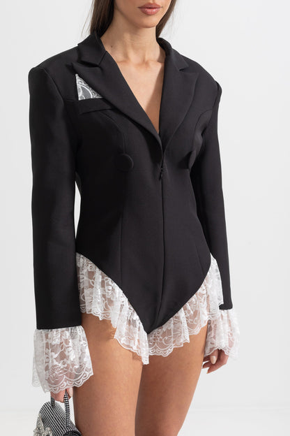 Beyaz Dantel Süslemeli Zarif Blazer Bodysuit Siaora