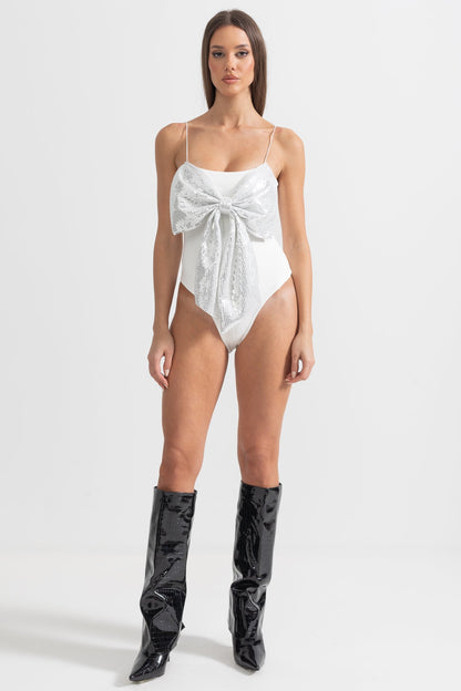 Önü Büyük Pullu Fiyonklu Bodysuit Siaora