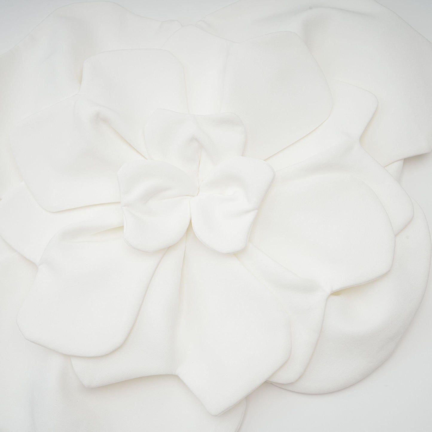 Flora Elegance Beyaz 3D Çiçek Detaylı Straplez Bluz Siaora