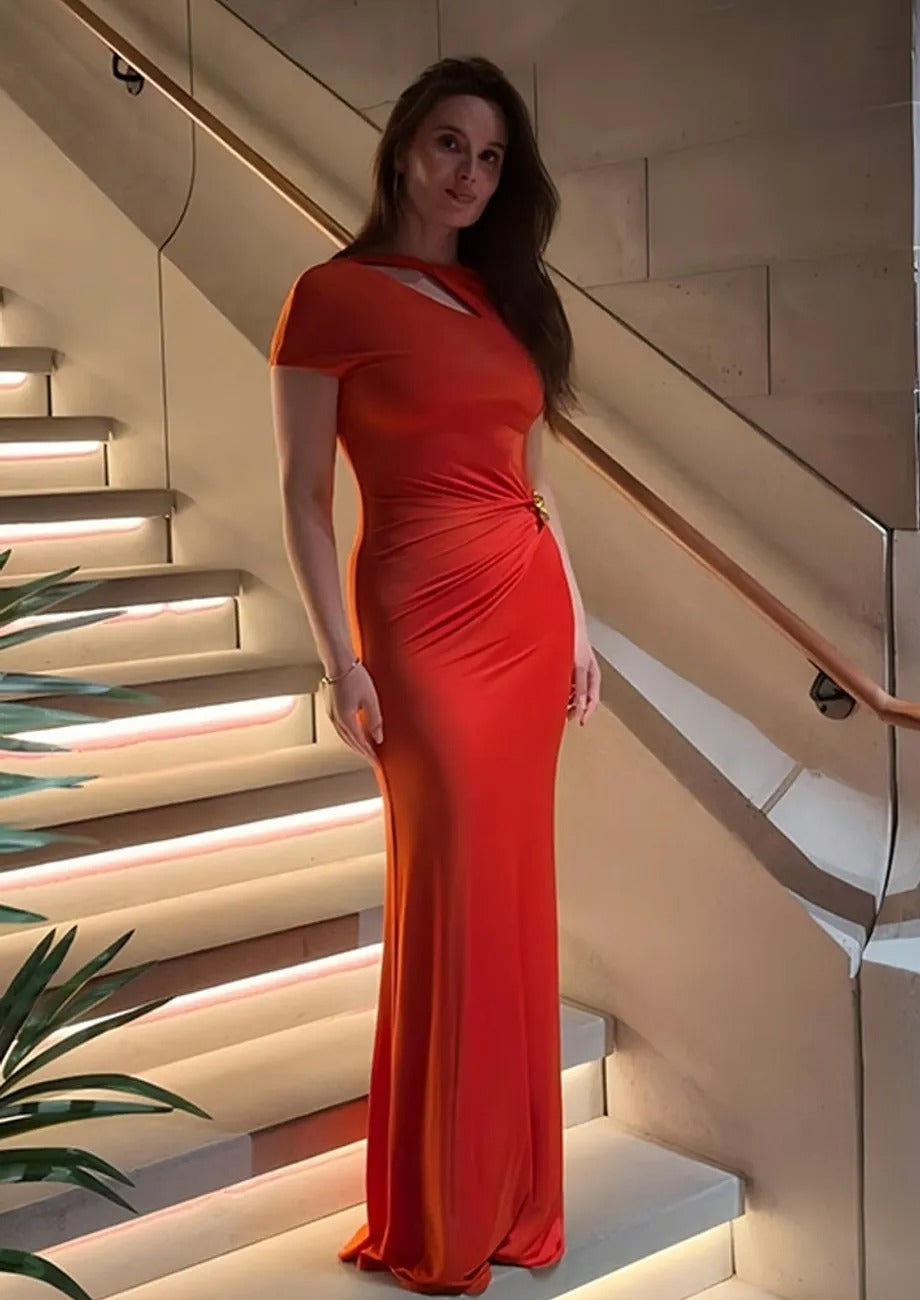Kılıf Kesimli Uzun Elbise Niebbla
