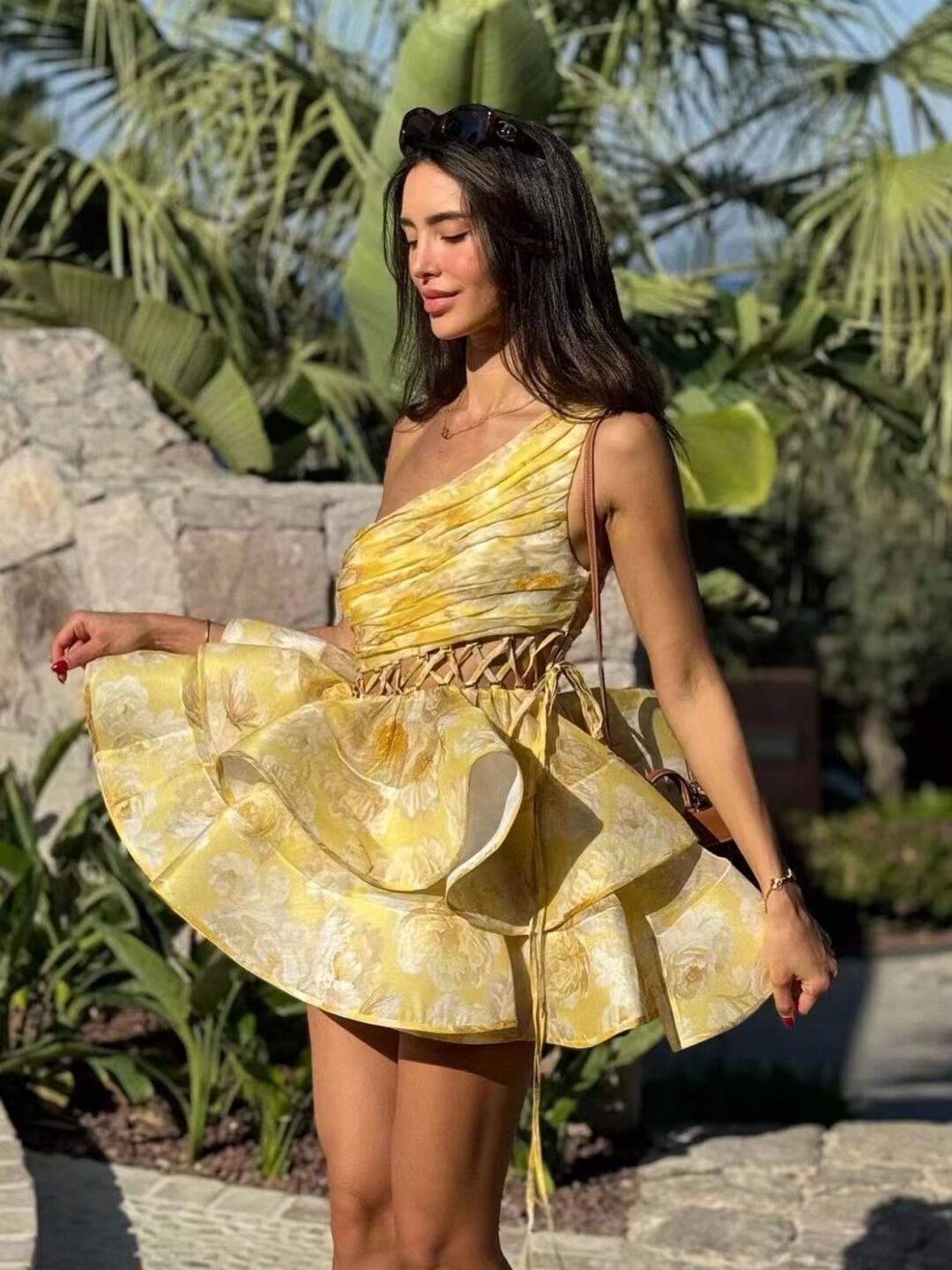 Daphne Çiçekli Tek Omuzlu Mini Elbise Niebbla