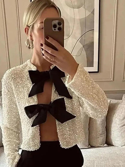 Sütlü Beyaz İnci Süslemeli Fiyonklu Blazer Siaora