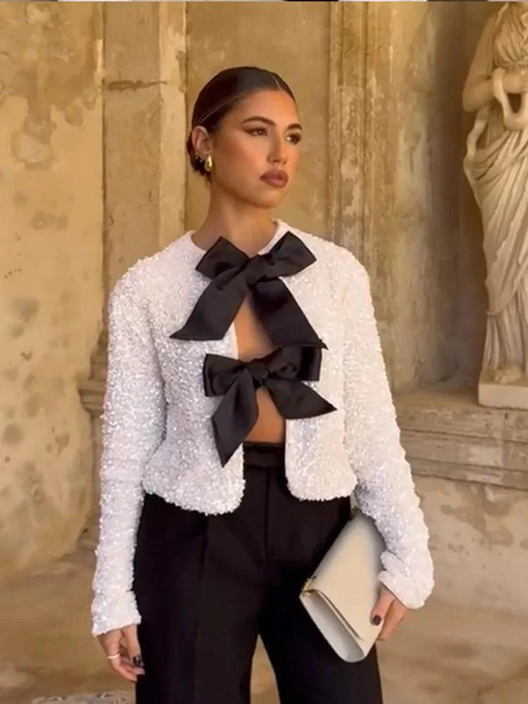 Sütlü Beyaz İnci Süslemeli Fiyonklu Blazer Siaora