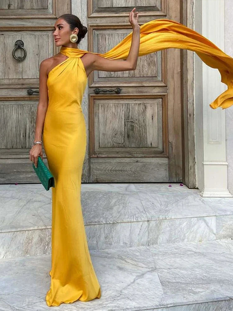 Stella | Zamansız Cape Elbise THESVELTECHIC