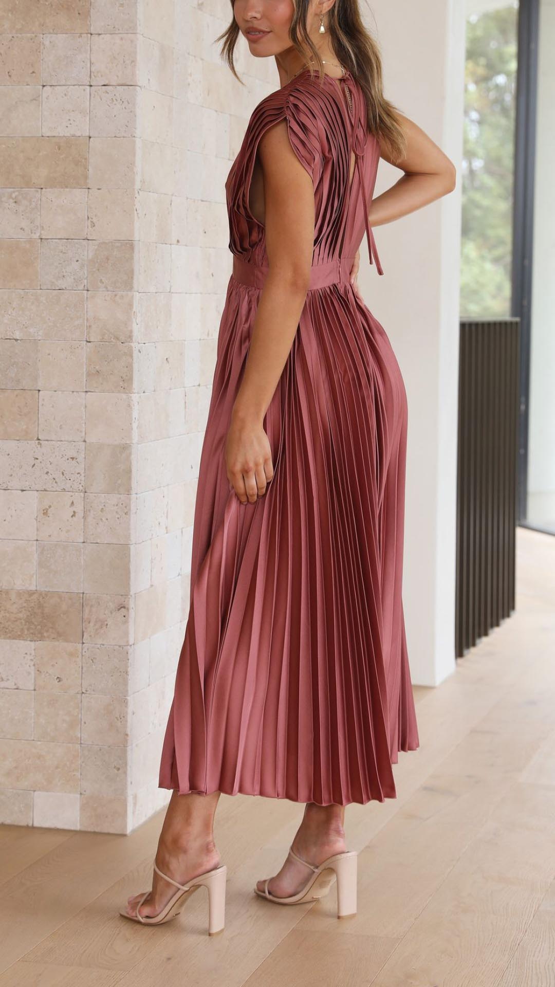 Emma | Derin V-Yaka Maxi Elbise THESVELTECHIC