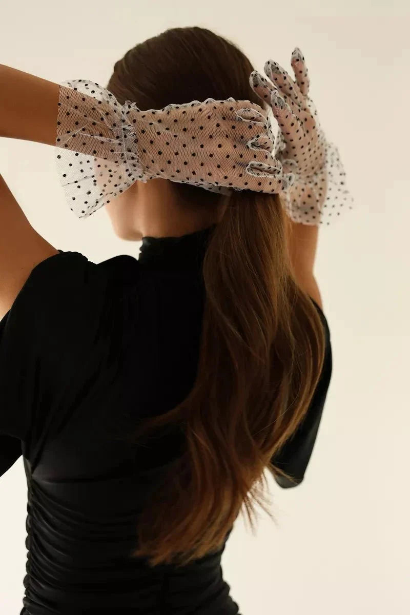 Beyaz Şık Dantel Eldivenler - NESS Koleksiyonu THESVELTECHIC