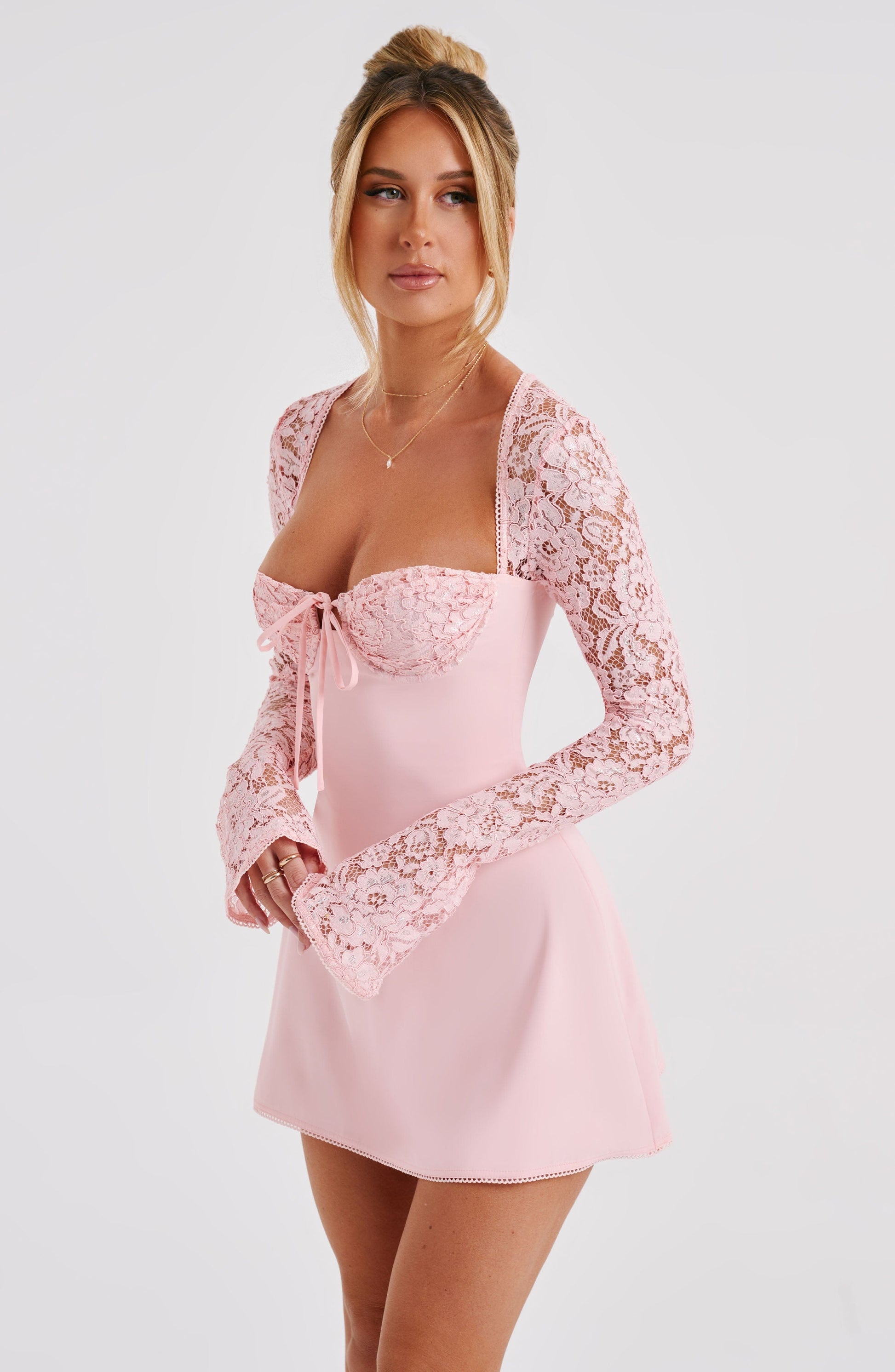 Pembe Dantel Kollu Mini Elbise Niebbla