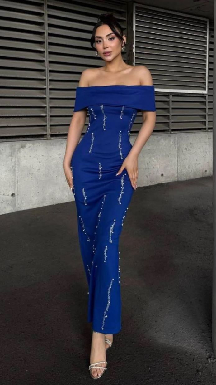 Taş Detaylı Straplez Yaka Scuba Kumaş Elbise THESVELTECHIC