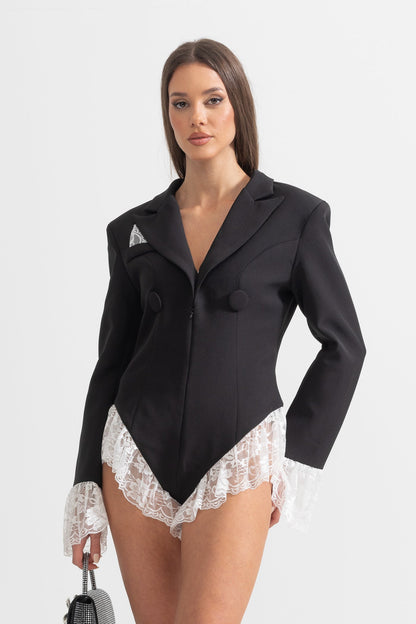 Beyaz Dantel Süslemeli Zarif Blazer Bodysuit Siaora