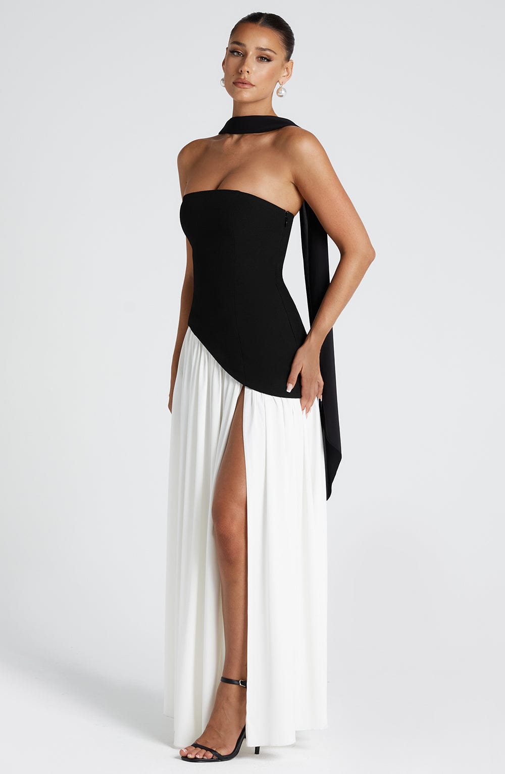 Maliyah Maxi Elbise - Siyah/Beyaz Niebbla